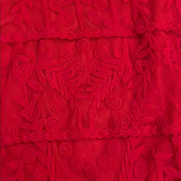 Red lacy dress 💃 - Picture 3 of 6